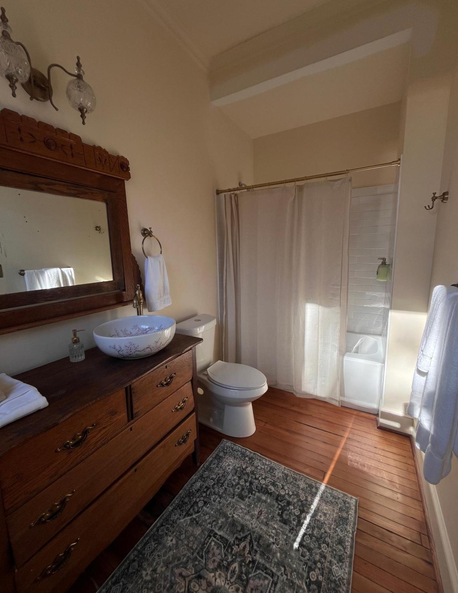 Tanglewood Inn กรีนวิลล์ ภายนอก รูปภาพ